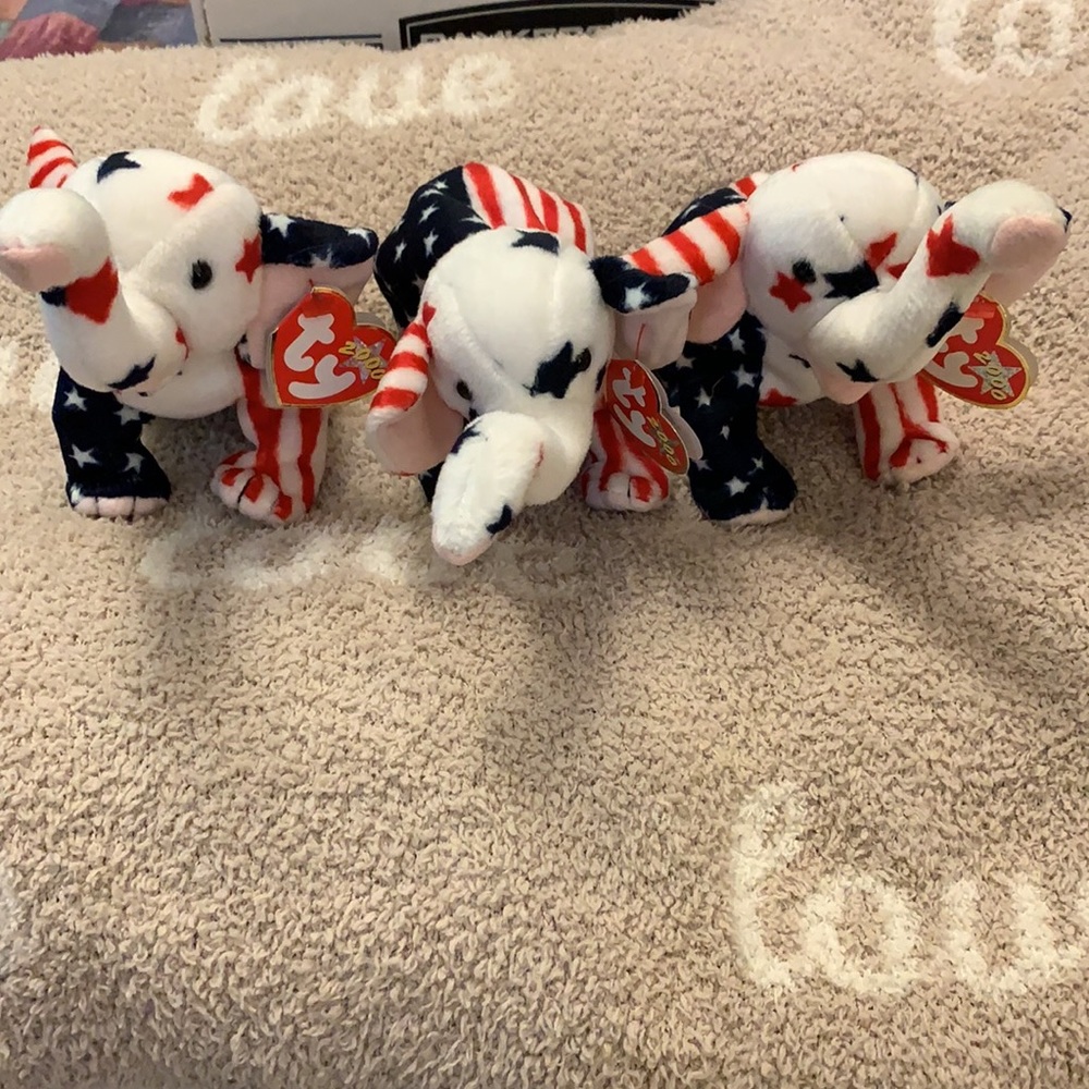 Beanie baby’s vintage all 3 from 2000s. Righty the Elephant!